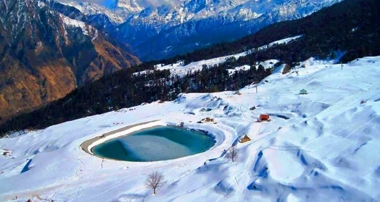 Auli Skiing Tour